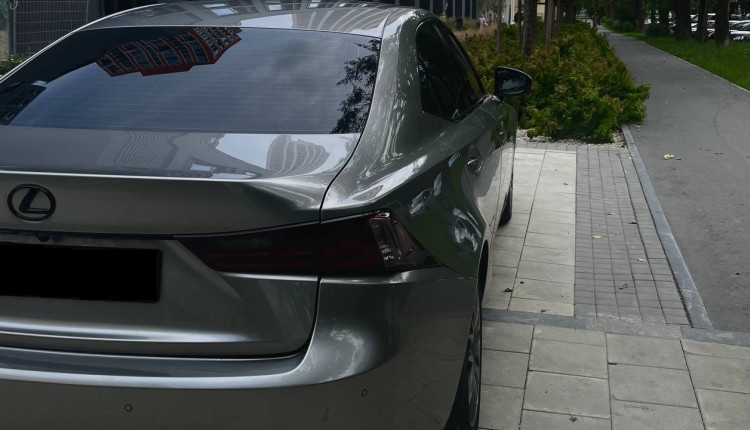 Lexus IS250