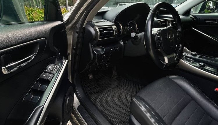 Lexus IS250