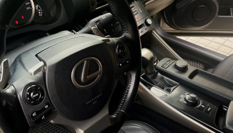 Lexus IS250