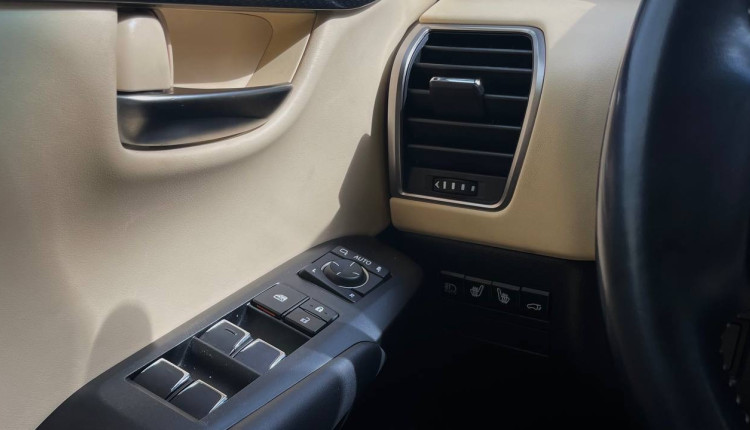 Lexus NX300