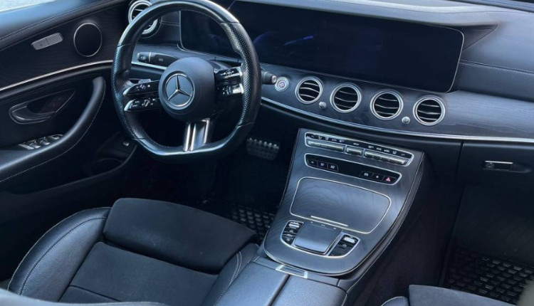 Mercedes-Benz E220D
